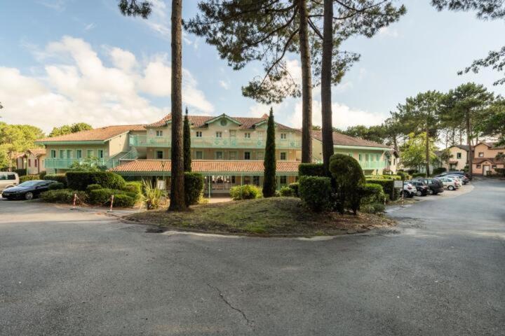 Appartement Sur Golf Avec Piscine Chauffee A Lacanau-Ocean Bagian luar foto