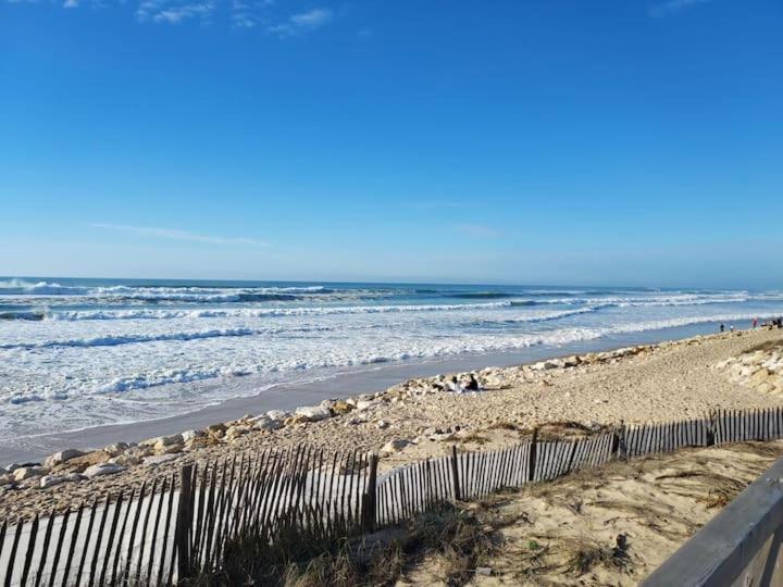 Appartement Sur Golf Avec Piscine Chauffee A Lacanau-Ocean Bagian luar foto